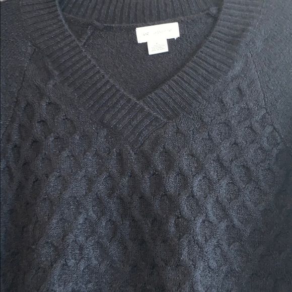 Liz Claiborne black bell-sleeved texture sweater! - Picture 3 of 4